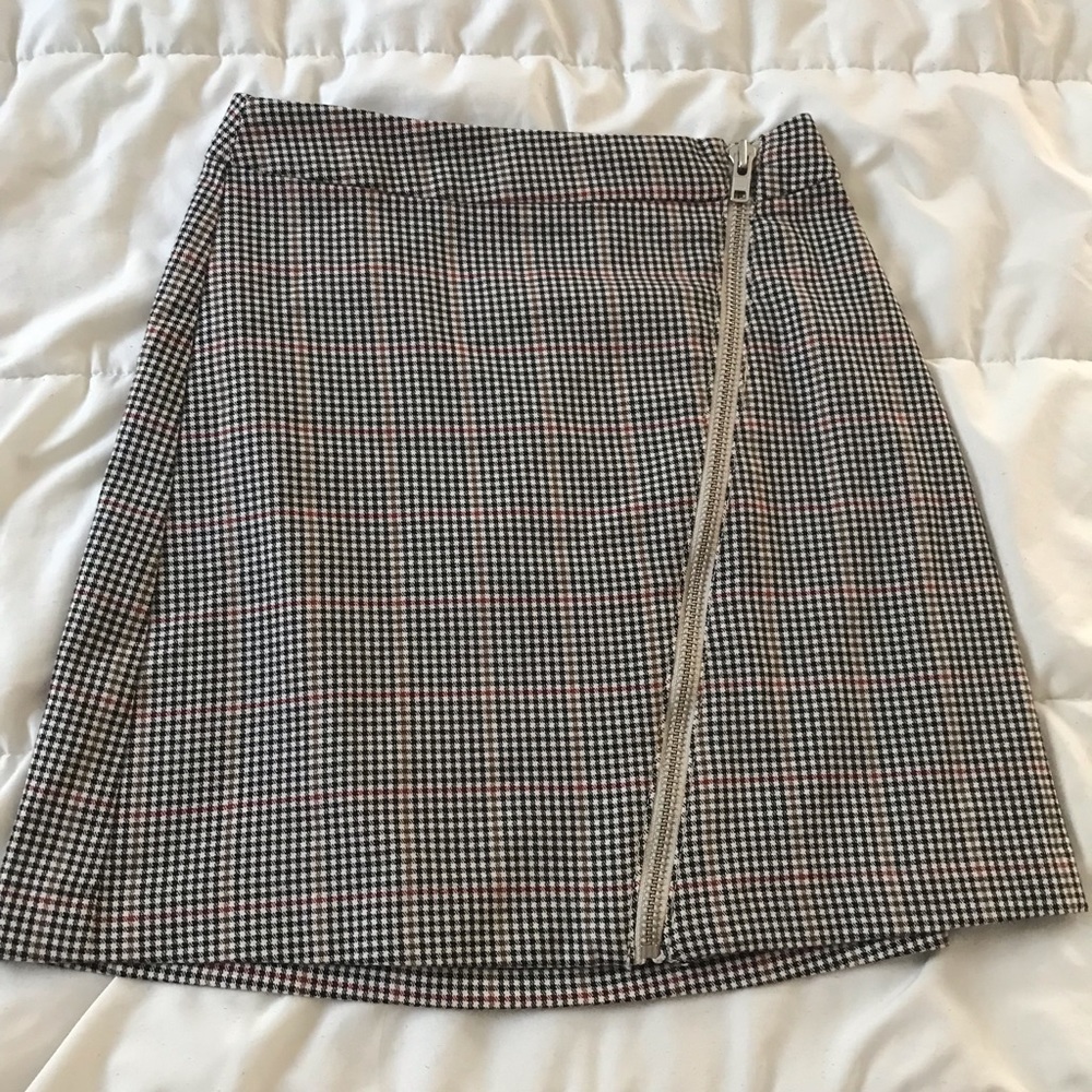 like new skirt - Picture 1 of 3
